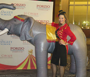 Circus Rimgmaster Auctioneer Sherry Truhlar_opt